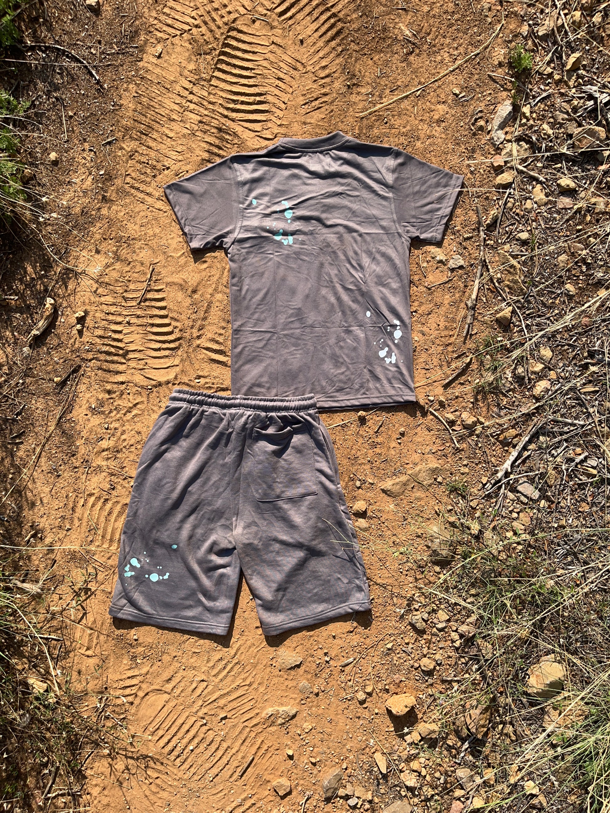 FROST GREY SHORT SET - Crimson Stars